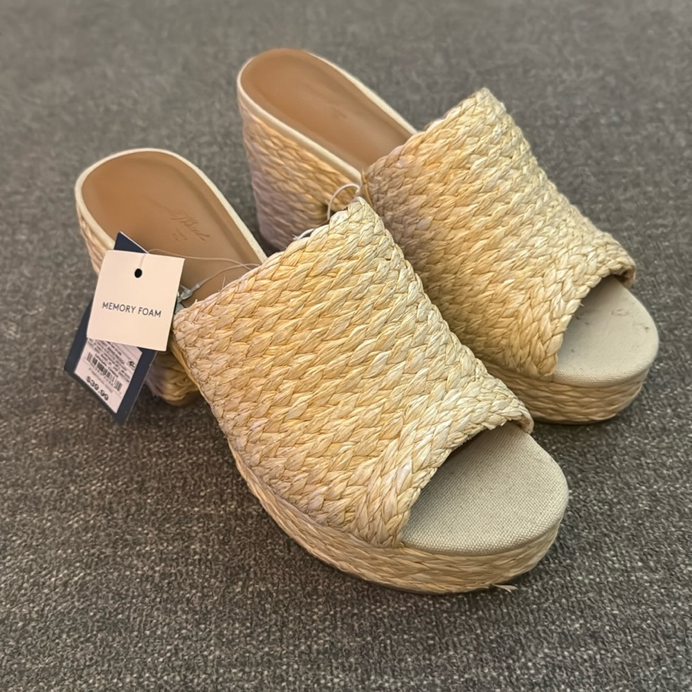 NWT!! Universal Thread Woven Heels Women’s Size 8.5 NWT!!